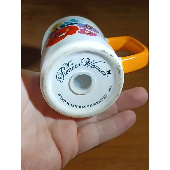 The Pioneer Woman Flea Market Salt & Pepper Shakers Excellent Condition - Picture 9 of 11